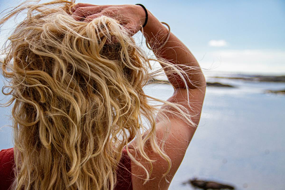 Sun-Safe Hair Products: 7 Proven Tips to Avoid Painful Summer Damage